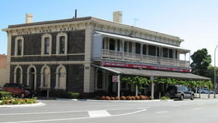 Royal Arms Hotel - QLD Tourism