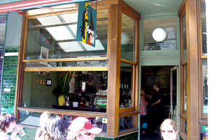 Gypsy Bar - Grafton Accommodation