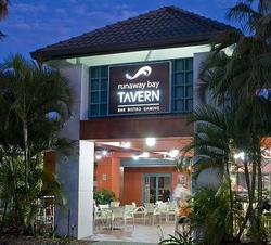 Runaway Bay Tavern - Yamba Accommodation