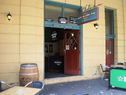 Paddy Maguires - Carnarvon Accommodation