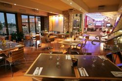 Options Tavern - Accommodation in Surfers Paradise 2