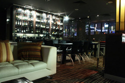 Jwow Bar - Accommodation in Surfers Paradise 3