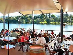 Regatta Bar - Log Cabin - Melbourne Tourism 3