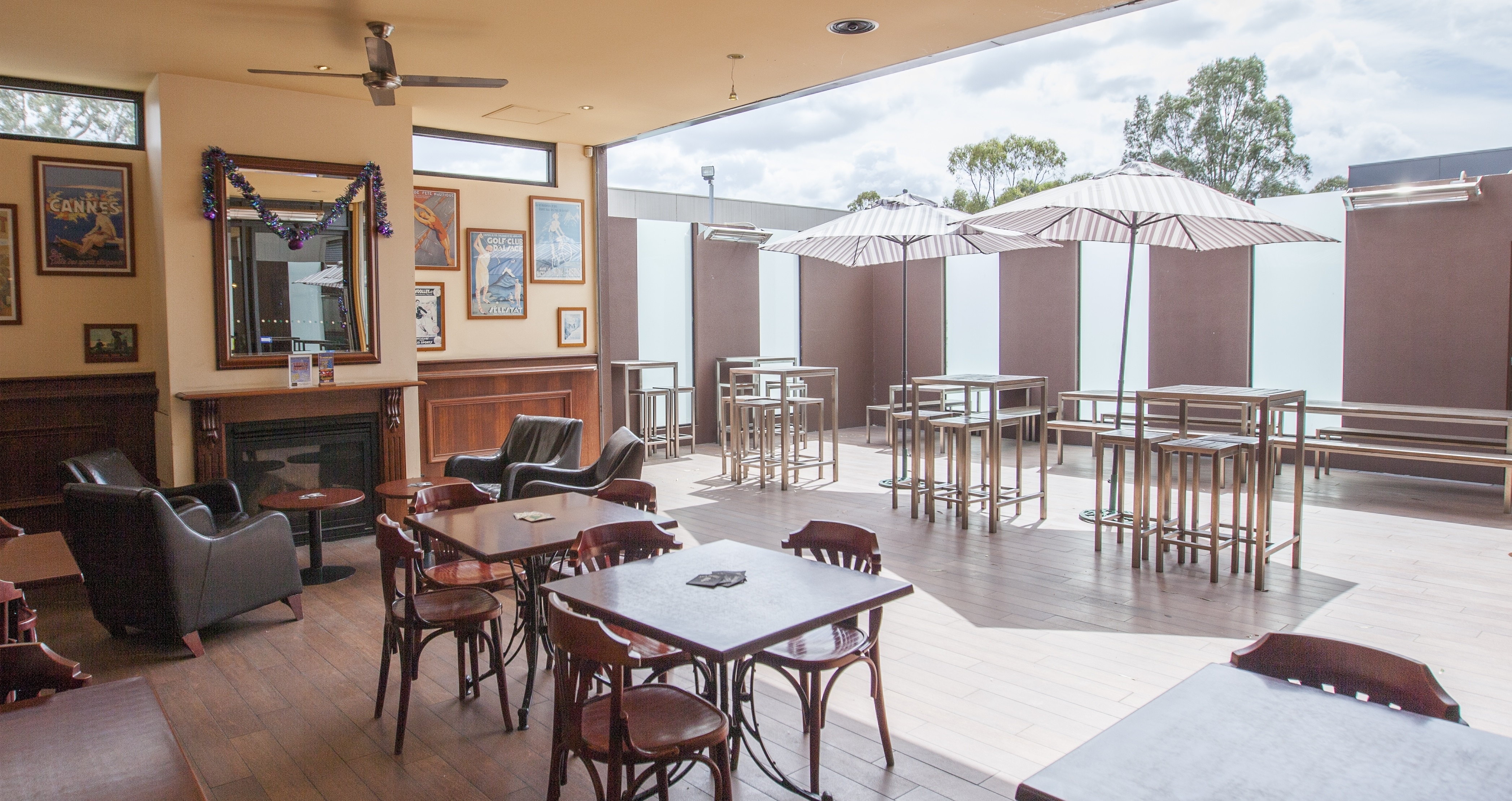 Dingley International Hotel - Pubs Perth 1
