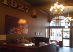 1927 Cocktail Lounge - Grafton Accommodation