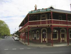 Ryans Hotel - Accommodation Bookings