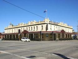 Soden's Australia Hotel - Accommodation Gladstone