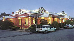 Newmarket Hotel Albury - Pubs and Clubs