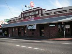 Donald Hotel - Accommodation Redcliffe