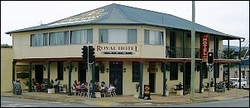 Royal Hotel Kew - Carnarvon Accommodation