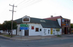 Black Lion Inn Hotel - Lightning Ridge Tourism