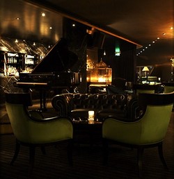 Trademark Hotel Lounge Bar and Piano Room - Lightning Ridge Tourism