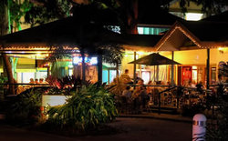 Apres Beach Bar & Grill - Palm Cove - thumb 1