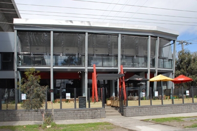 Underbridge Sports Bar & Cafe - thumb 0