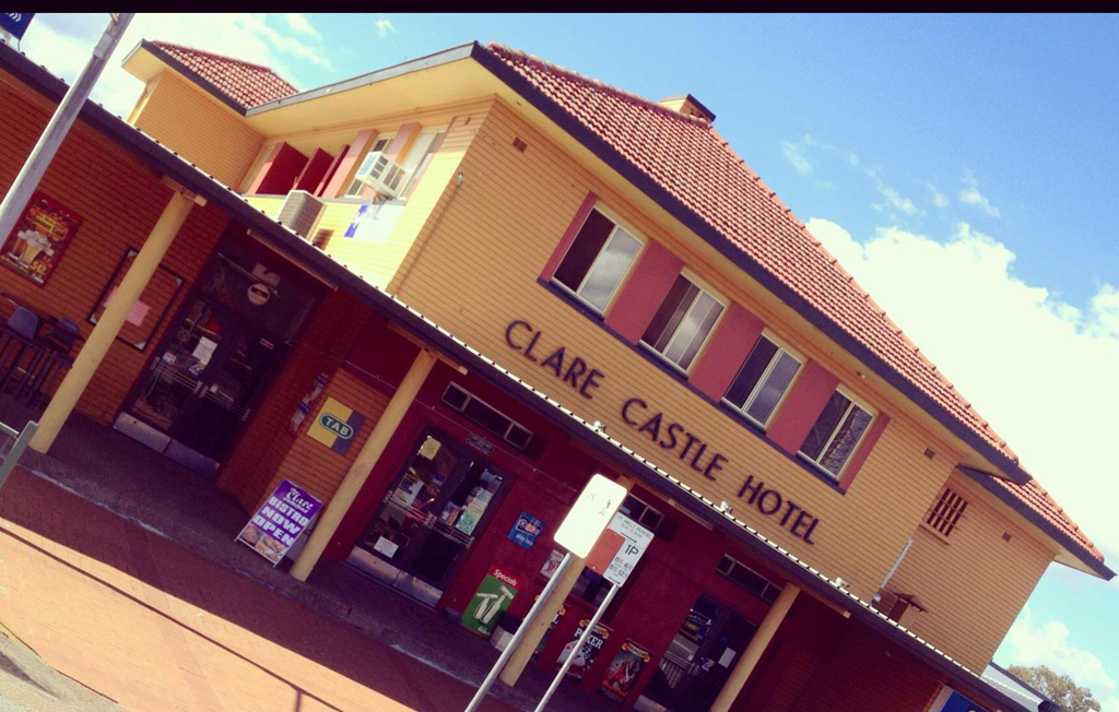 Clare Castle Hotel - Accommodation QLD