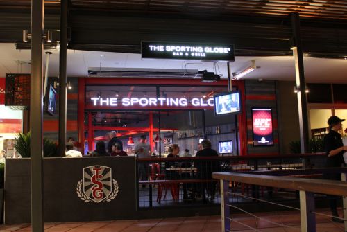 The Sporting Globe Bar amp Grill - Grafton Accommodation
