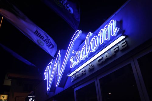 Wisdom Bar & Cafe - thumb 3