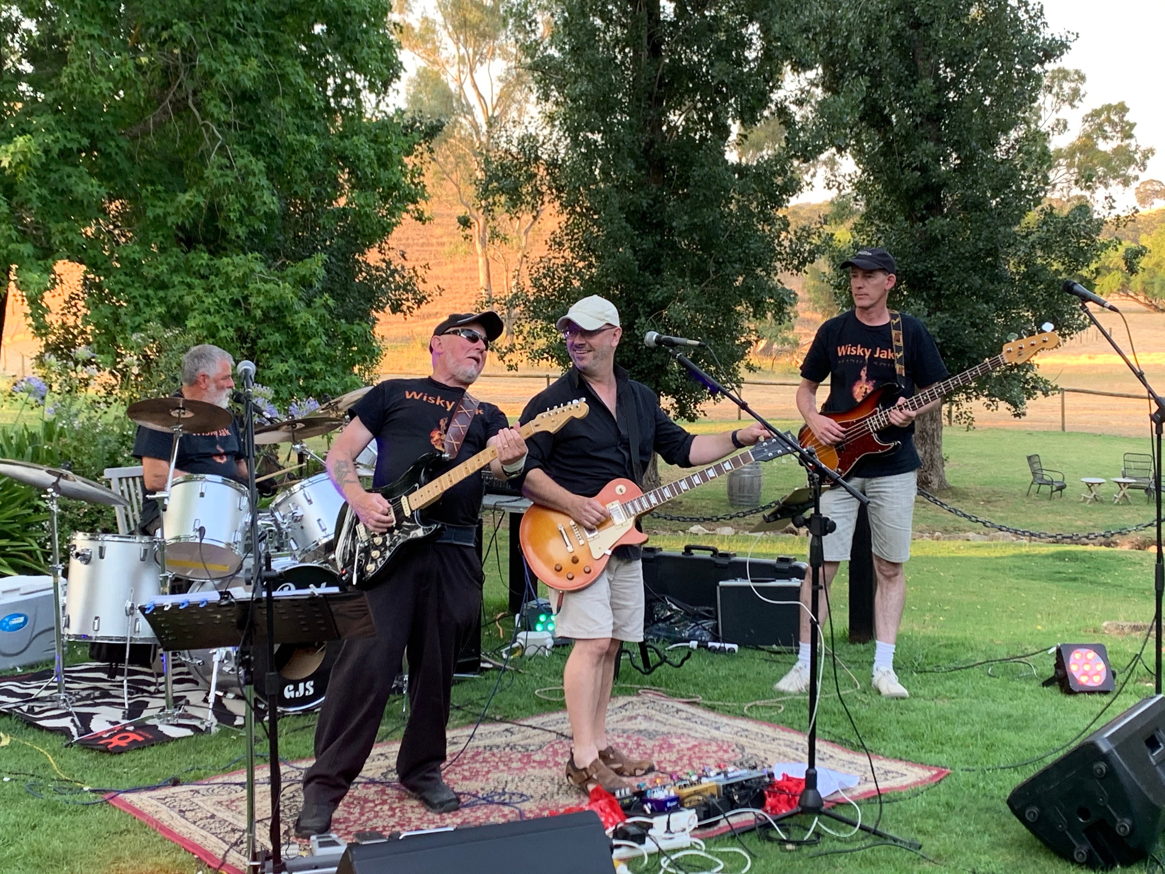 Angas Plains Wines Live In The Vines, With The Band -Wisky Jak - thumb 2