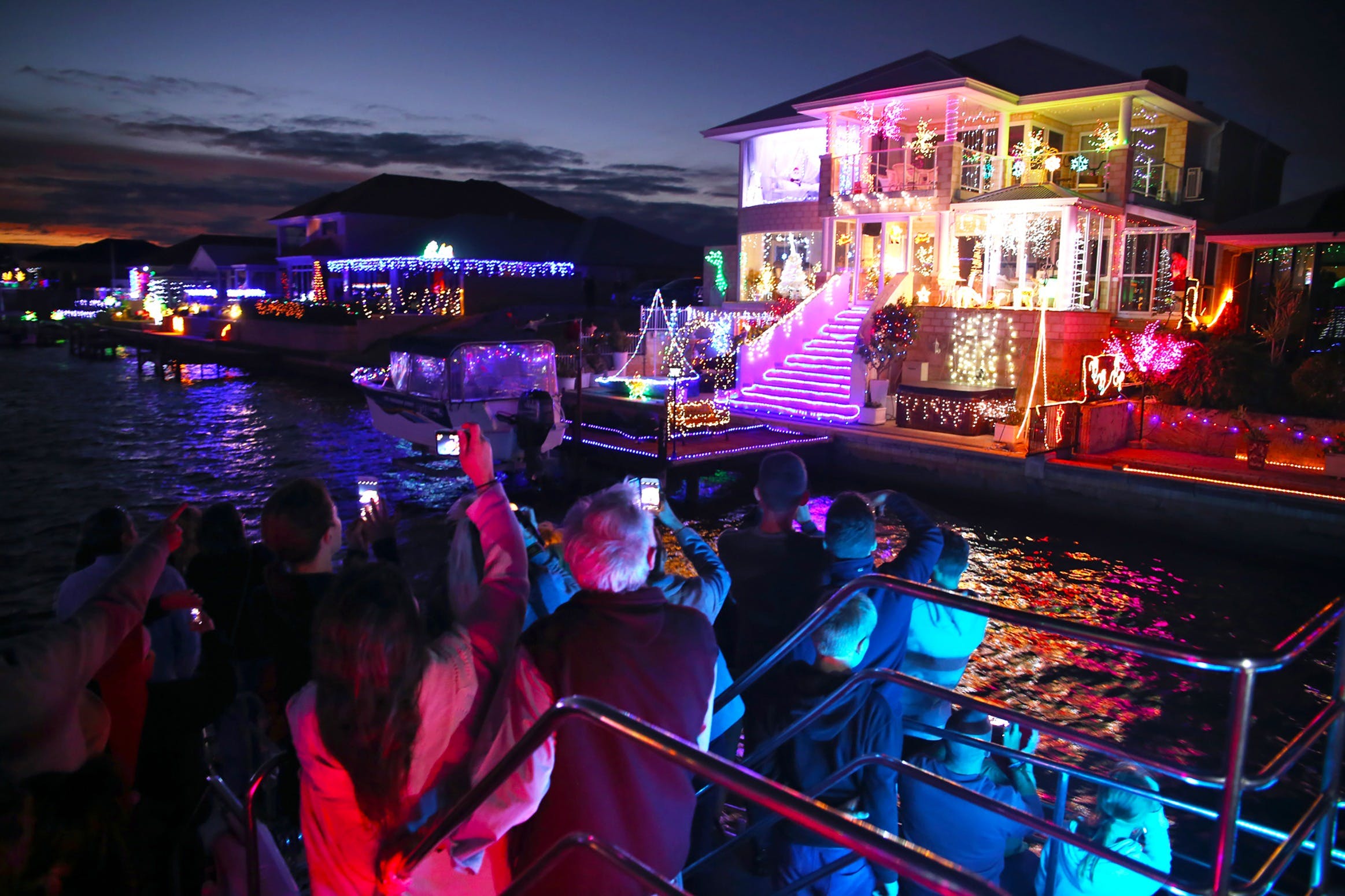 Christmas Lights Cruise - Pubs and Clubs