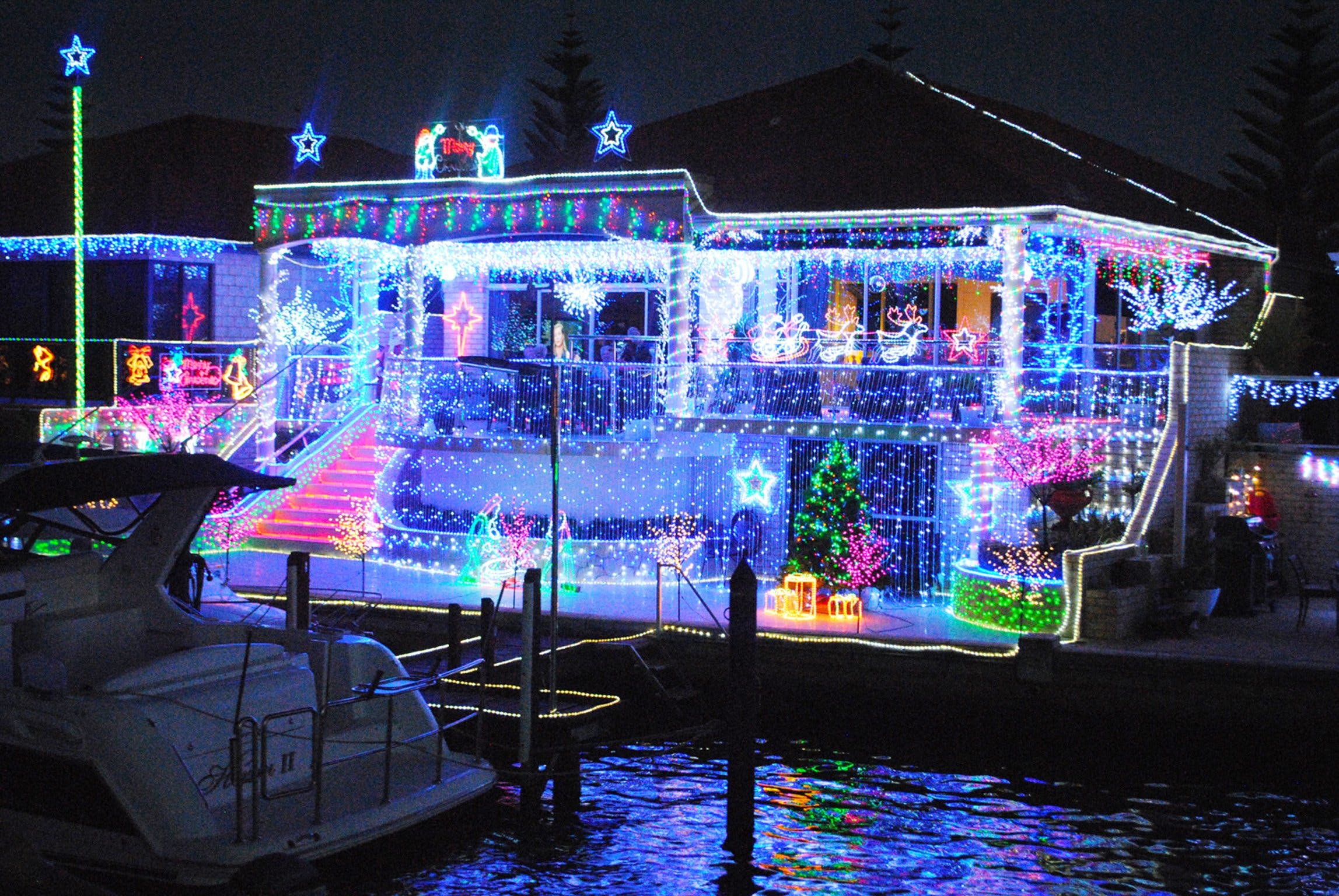 Christmas Lights Cruise - thumb 2