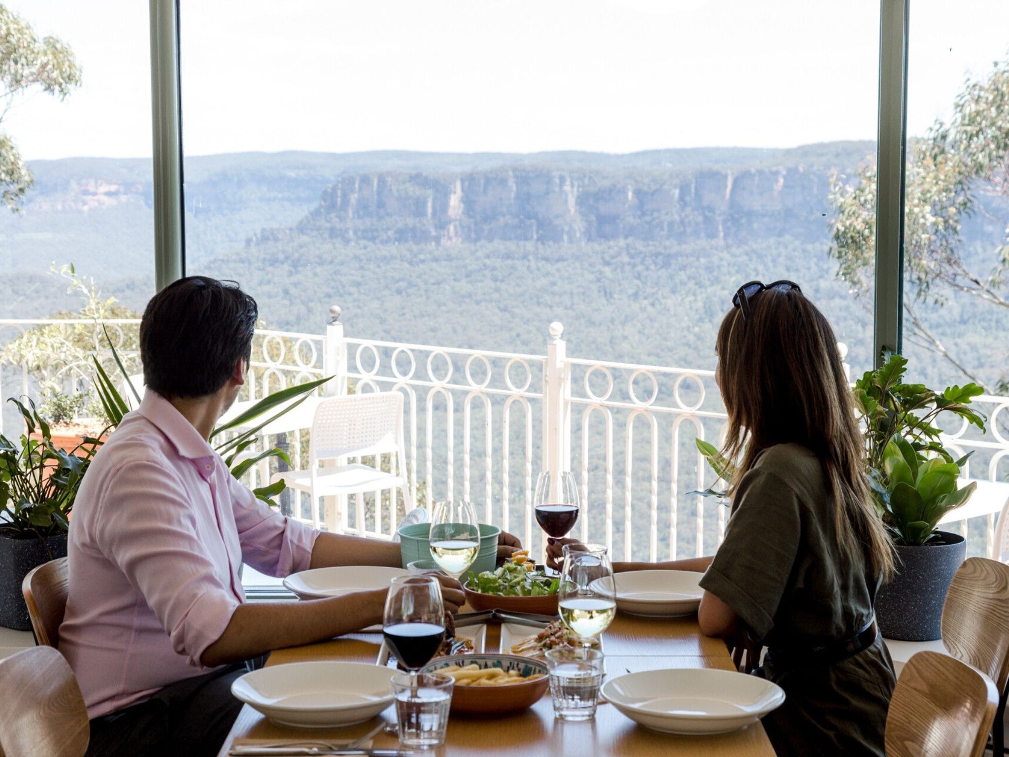 Christmas Day Lunch at The Lookout Echo Point - C Tourism