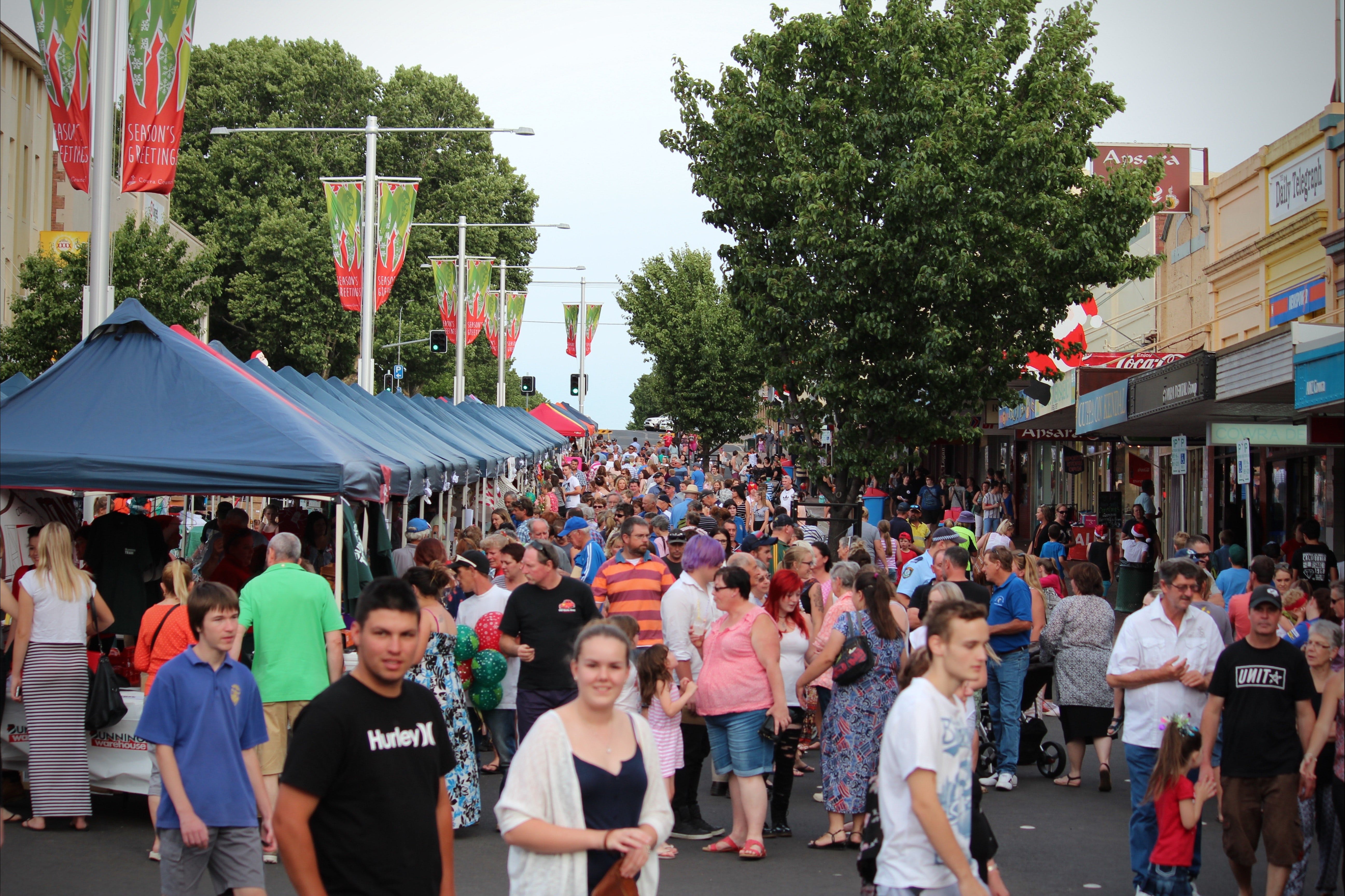 Cowra Christmas Street Festival - Accommodation Cooktown