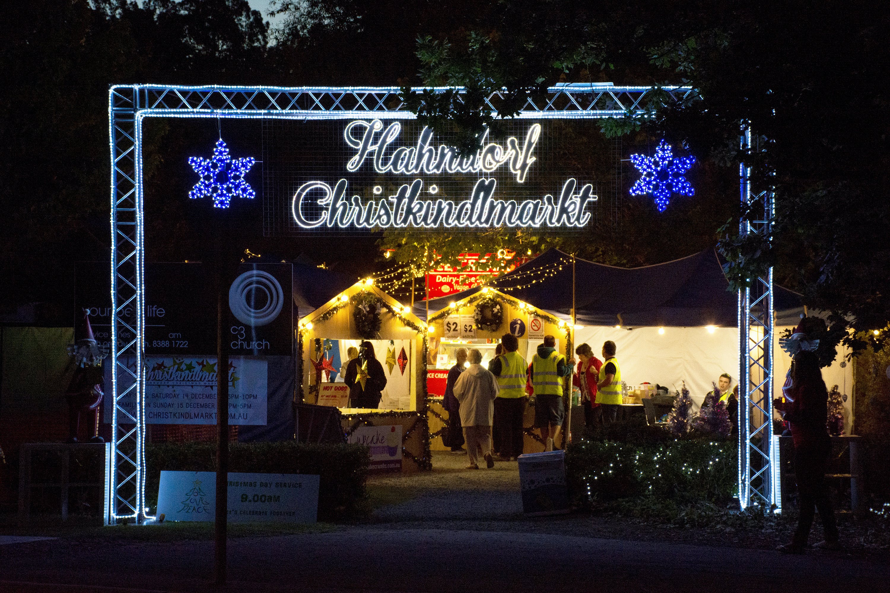 Hahndorf Christmas Market Walking Tours - Kingaroy Accommodation