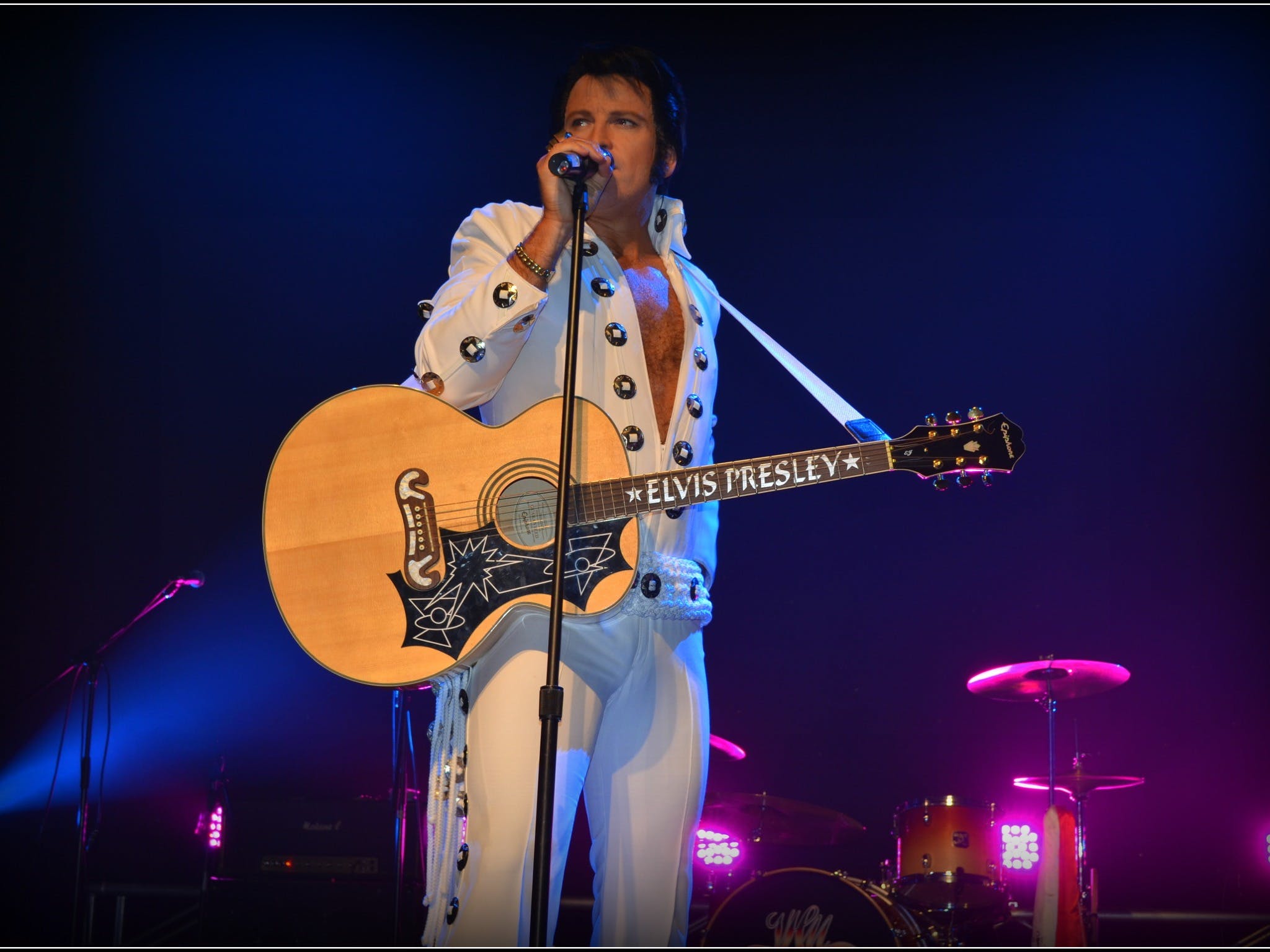 Elvis Forever - Damian Mullin 'Up Close and Personal' - Accommodation Brunswick Heads