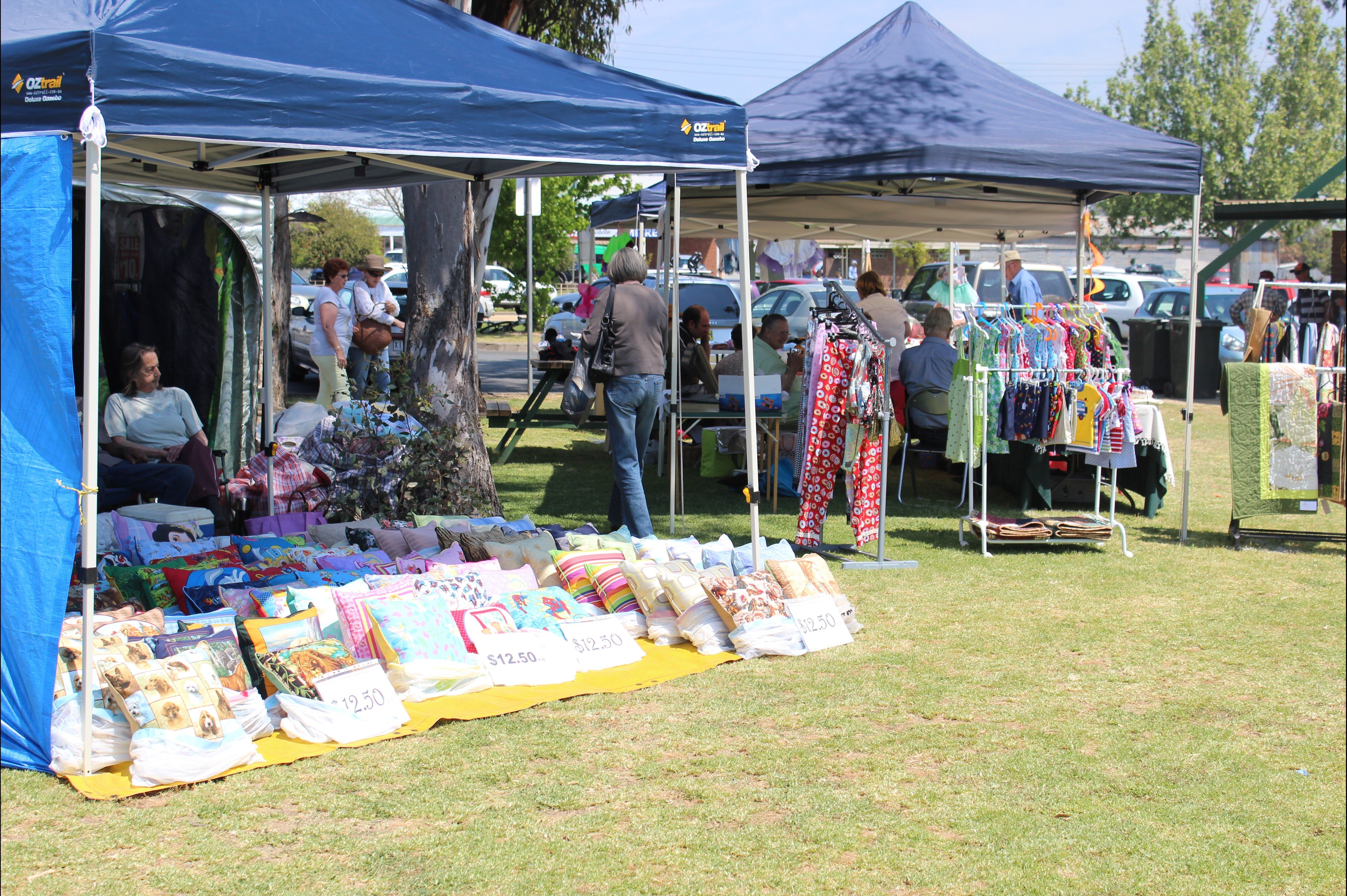 Markets By The Sub - Accommodation Cooktown