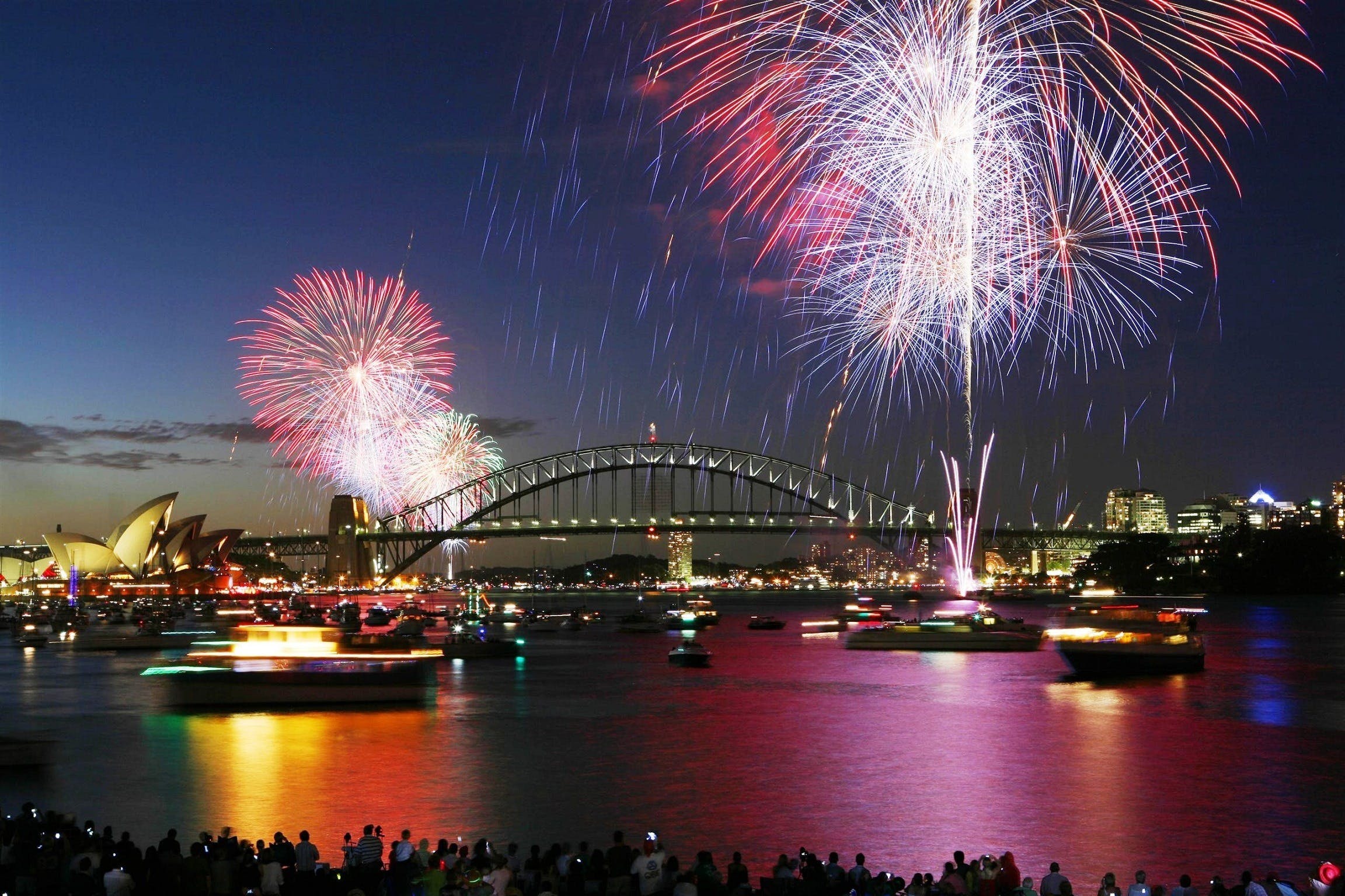 New Year's Eve Fireworks Cruise: Sydney Showboats - thumb 1