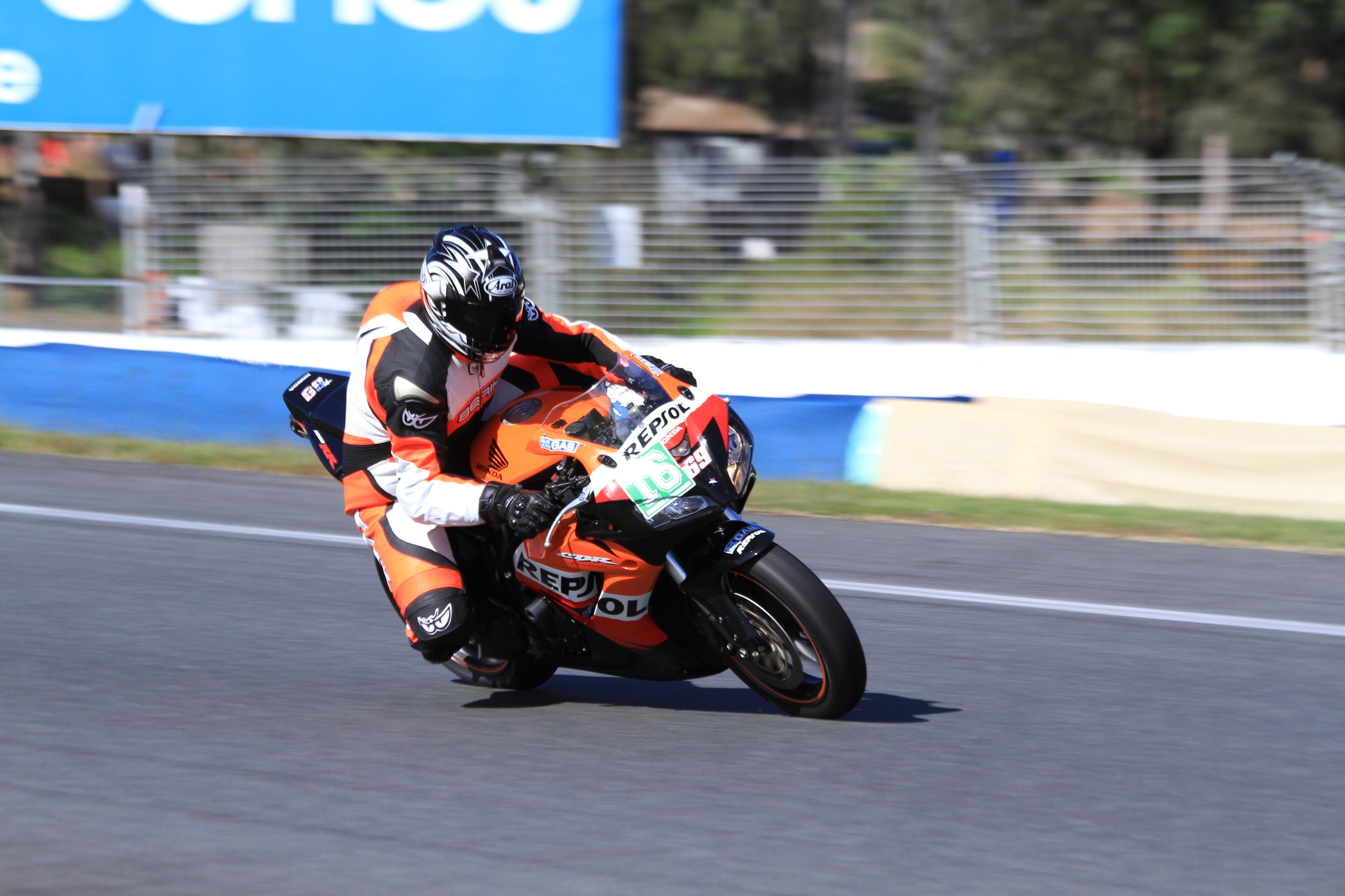 QR Moto Ride Days At Queensland Raceways! - thumb 1