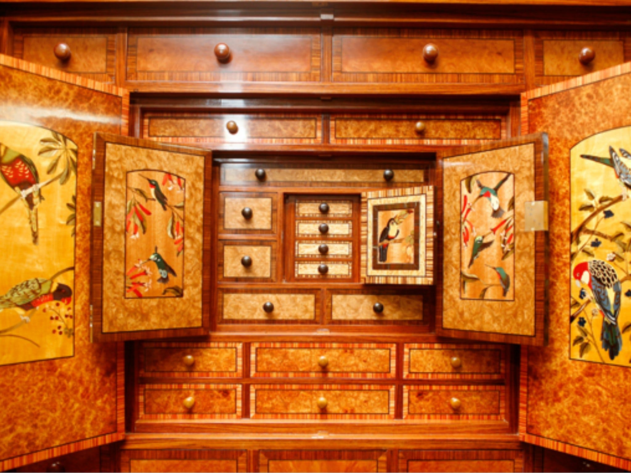The Wonders of the Hannah Cabinet - Accommodation Mount Tamborine
